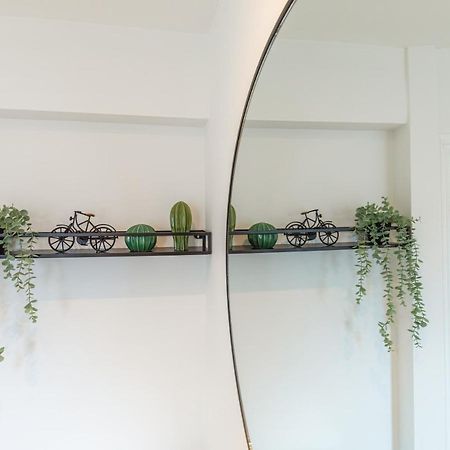 4 Bed City House With Private Garden And Parking Γουίντσεστερ Εξωτερικό φωτογραφία