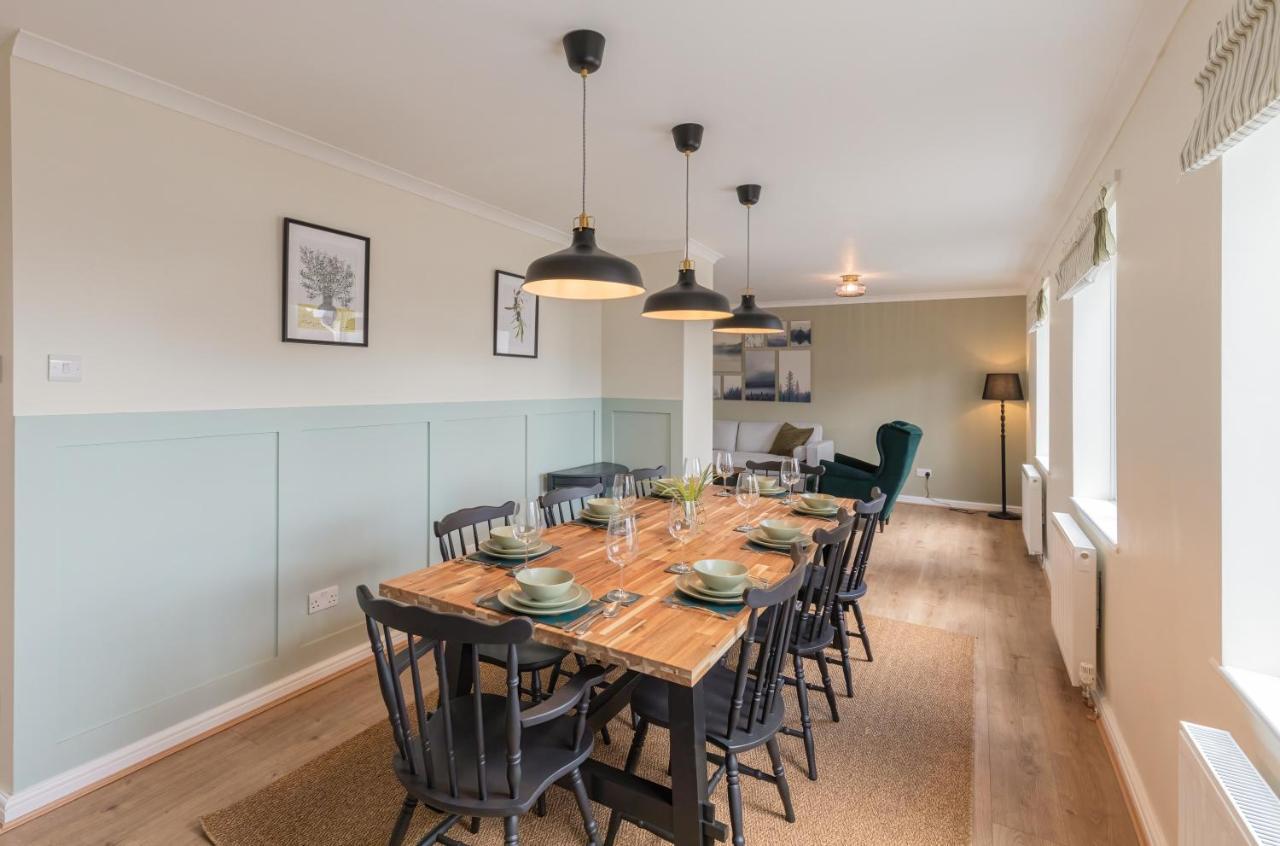 4 Bed City House With Private Garden And Parking Γουίντσεστερ Εξωτερικό φωτογραφία